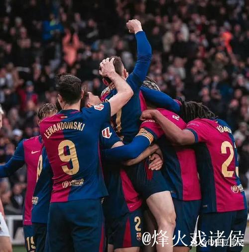 巴萨球员齐聚观摩板式网球巅峰对决