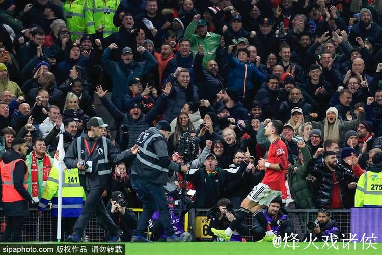 曼联2-1伯恩茅斯半场:控球52%-48%,射门17-7射正4-3 曼联2-1伯恩茅斯半场:控球52%-48%,射门17-7射正4-3