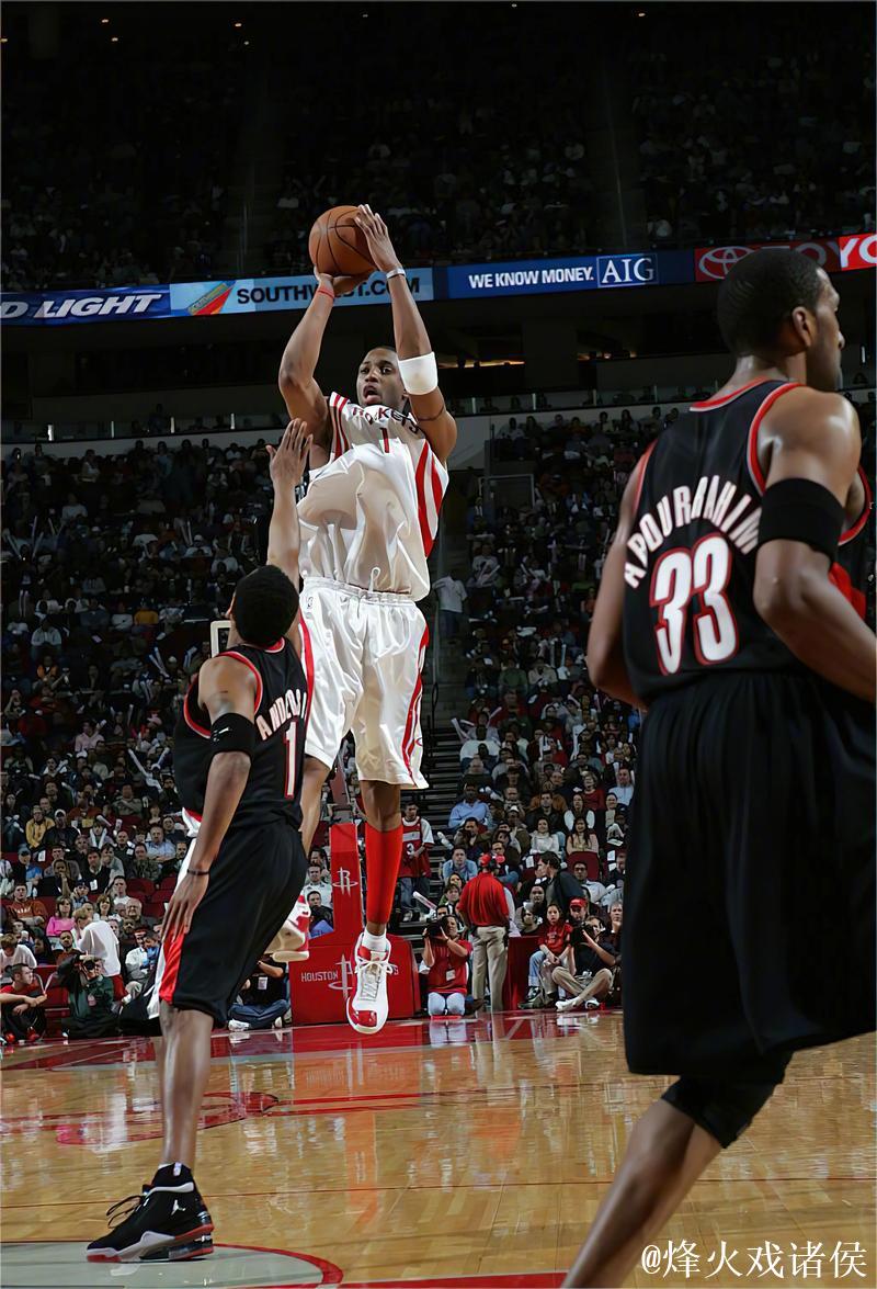 麦迪的运球依旧充满魅力 麦迪的运球依旧充满魅力